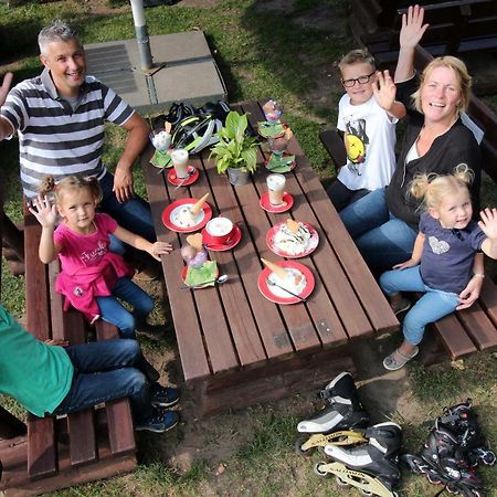 Familien- und Freizeithotel Gutshaus Petkus Exterior foto